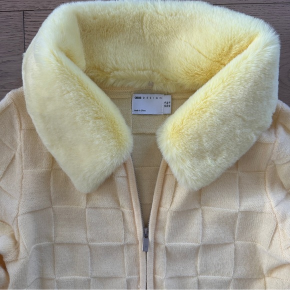 ASOS DESIGN fur trim zip-up cardigan with checkerboard stitch in yellow - Picture 4 of 9